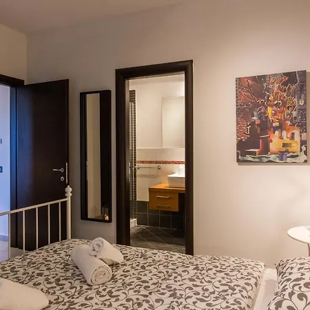 One Metropolitan Apartment