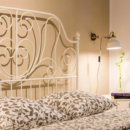 One Metropolitan Апартаменти *